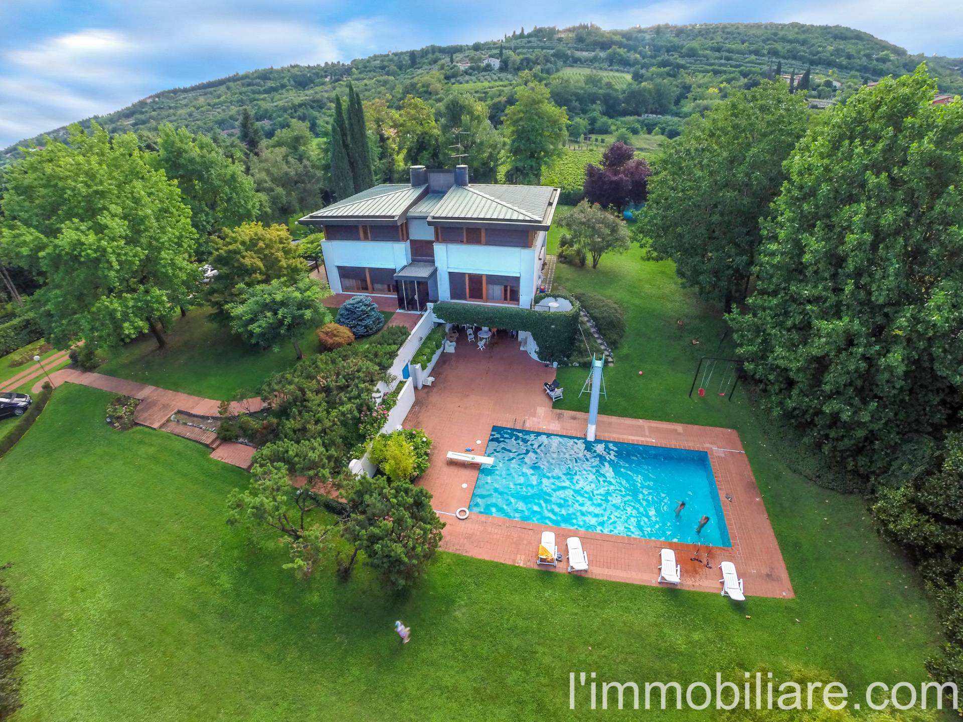 Villa in Vendita a Verona: 5 locali, 468 mq - Foto 1