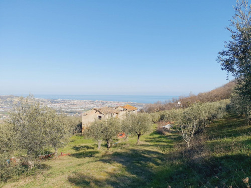Casale / Rustico in vendita a Colonnella