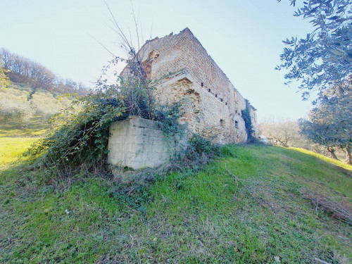 Casale / Rustico in vendita a Colonnella