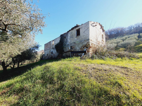 Casale / Rustico in vendita a Colonnella