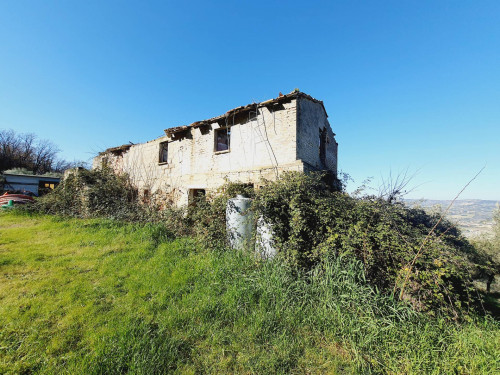 Casale / Rustico in vendita a Colonnella