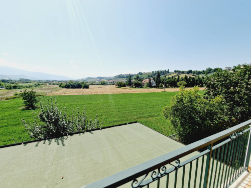 Appartamento in vendita a Colli del Tronto
