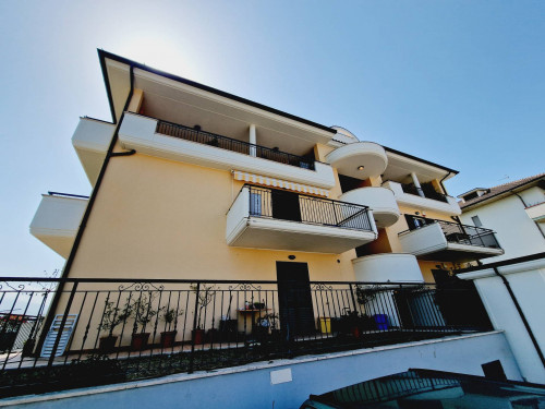 Appartamento in vendita a Colli del Tronto