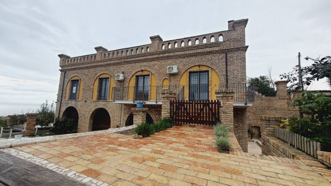 VILLA for sale in Tortoreto