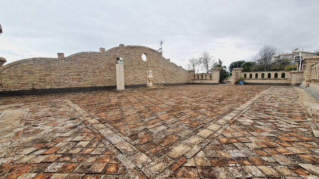 VILLA for sale in Tortoreto