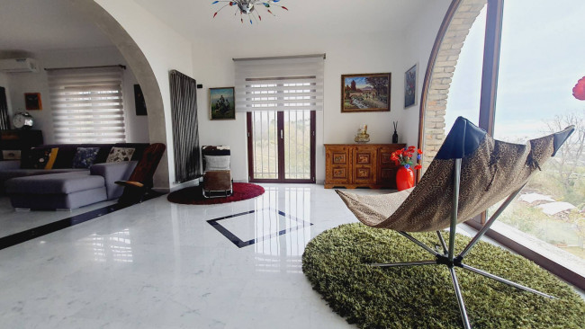 VILLA for sale in Tortoreto