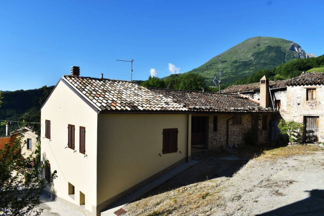 Casa in vendita a Montefortino