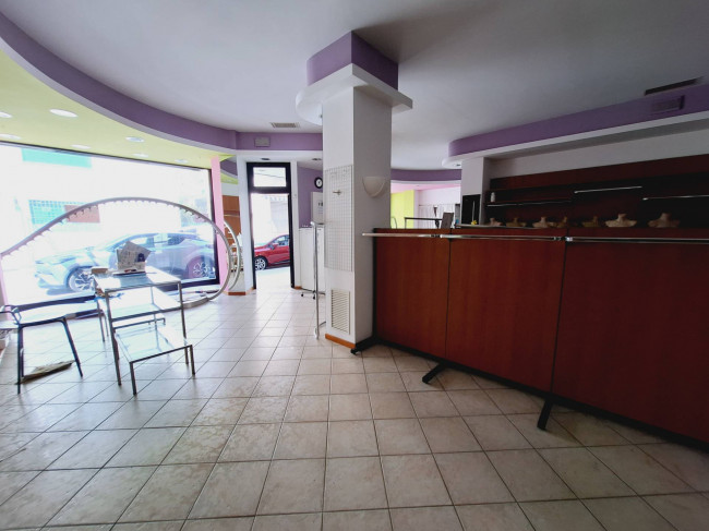 Locale commerciale / Negozio in affitto/vendita a San Benedetto del Tronto