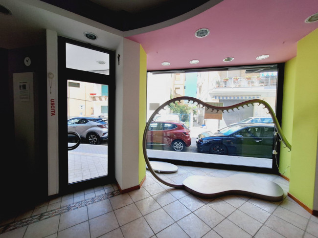 Locale commerciale / Negozio in affitto/vendita a San Benedetto del Tronto