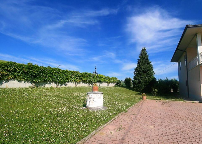 Casa in vendita a Carassai