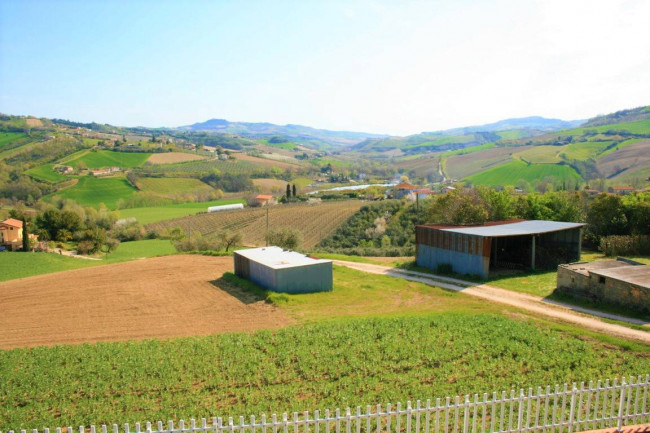 Casa in vendita a Carassai