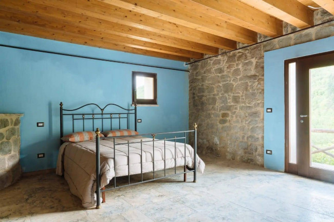 Agriturismo in vendita a Valle Castellana