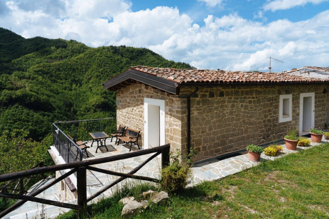 Agriturismo in vendita a Valle Castellana