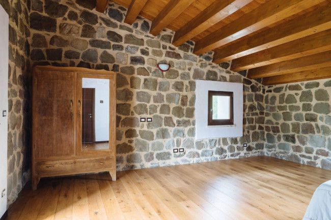 Agriturismo in vendita a Valle Castellana