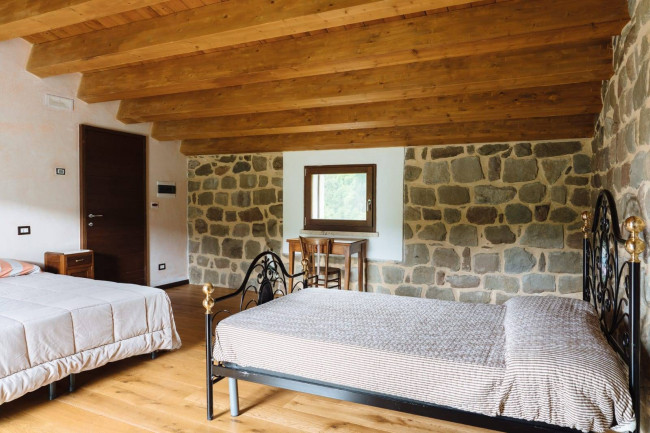 Agriturismo in vendita a Valle Castellana