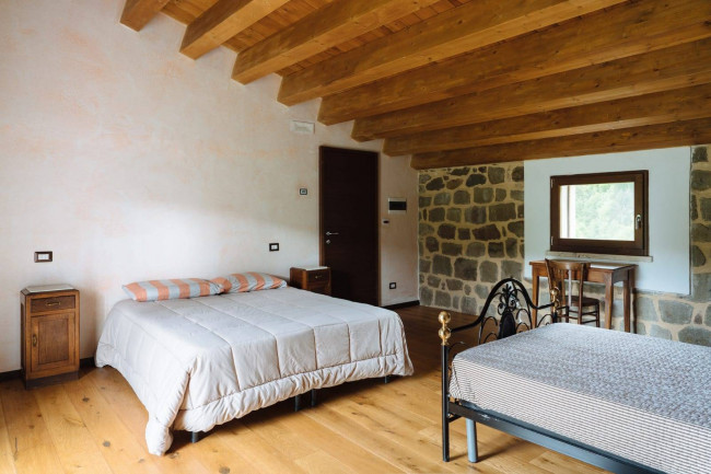 Agriturismo in vendita a Valle Castellana