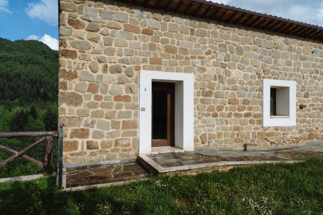 Agriturismo in vendita a Valle Castellana
