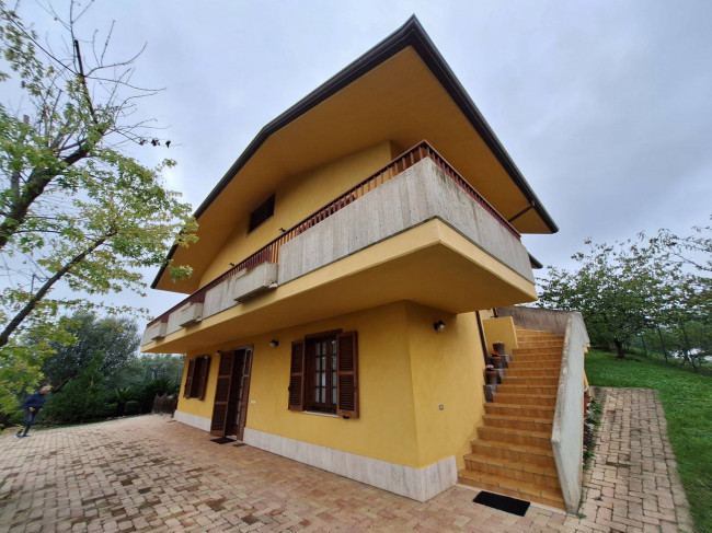 Villa in vendita a Sant'Omero