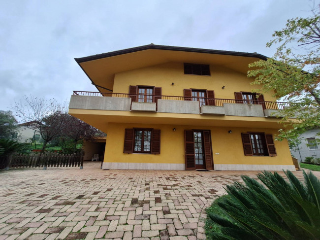 Villa in vendita a Sant'Omero