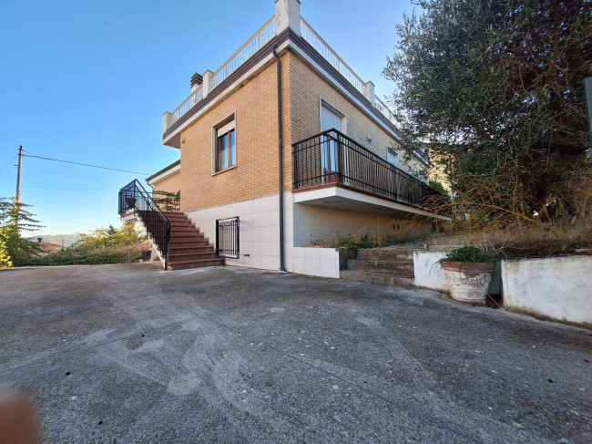 HOUSE for sale in Montefiore dell'Aso