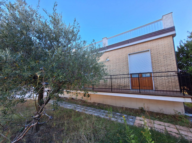 HOUSE for sale in Montefiore dell'Aso