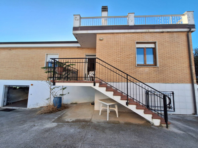 HOUSE for sale in Montefiore dell'Aso