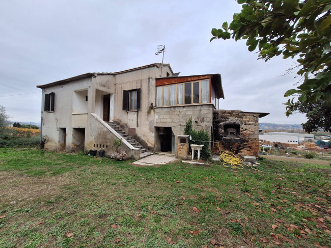 Casa in vendita a Controguerra