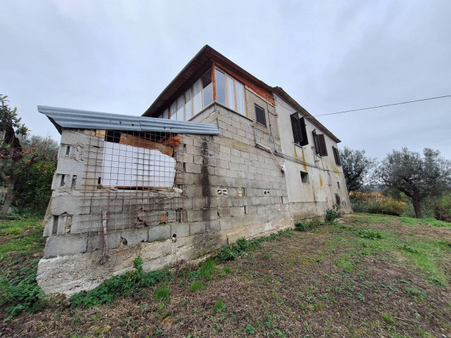 Casa in vendita a Controguerra