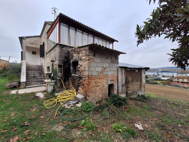 Casa in vendita a Controguerra