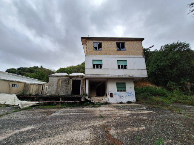 BARN, HANGAR for sale in Cupra Marittima