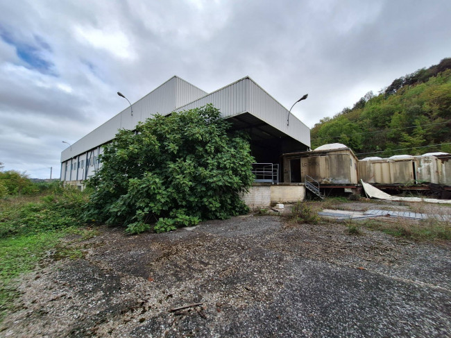 BARN, HANGAR for sale in Cupra Marittima