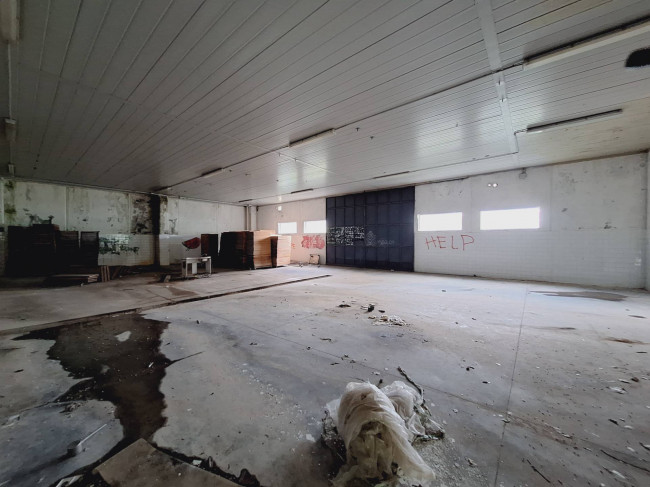 BARN, HANGAR for sale in Cupra Marittima