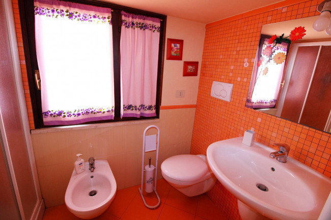 HOUSE for sale in Massignano
