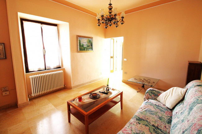 HOUSE for sale in Massignano