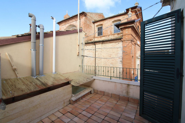 HOUSE for sale in Massignano