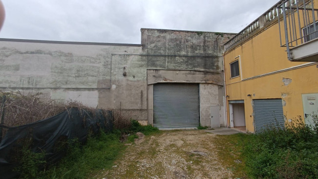 Capannone in vendita a Massignano