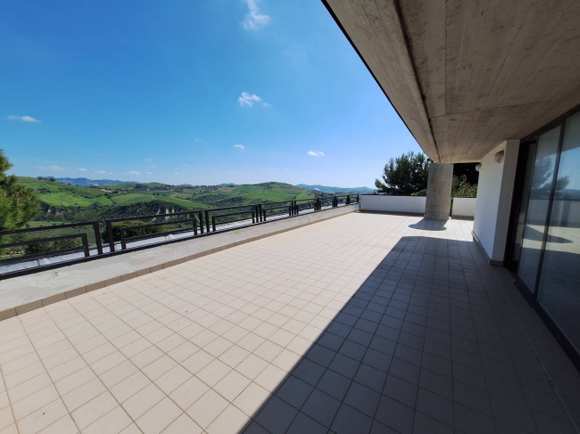 VILLA for sale in Offida