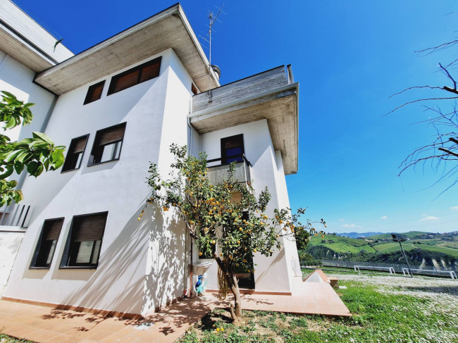 VILLA for sale in Offida