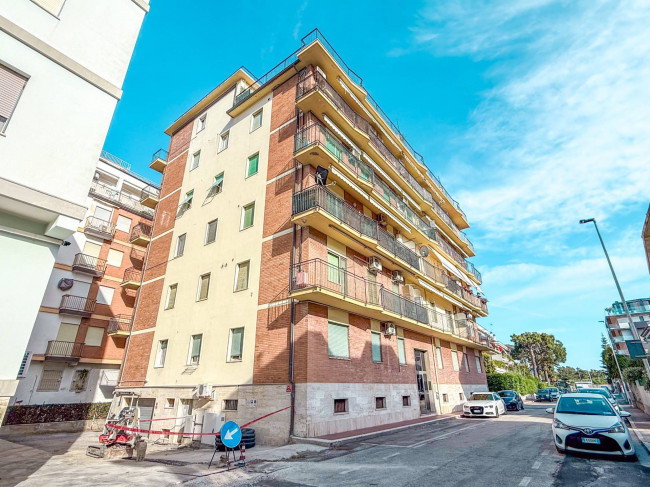 APARTMENT for seasonal rent in San Benedetto del Tronto