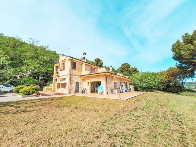 VILLA for sale in Ripatransone