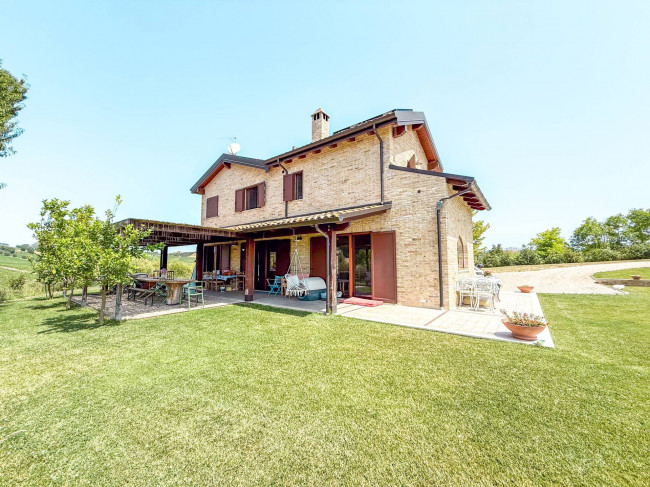 Villa in affitto stagionale a Monsampolo del Tronto