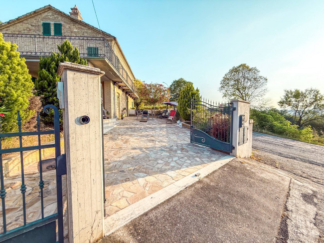 Villa in affitto stagionale a Monsampolo del Tronto