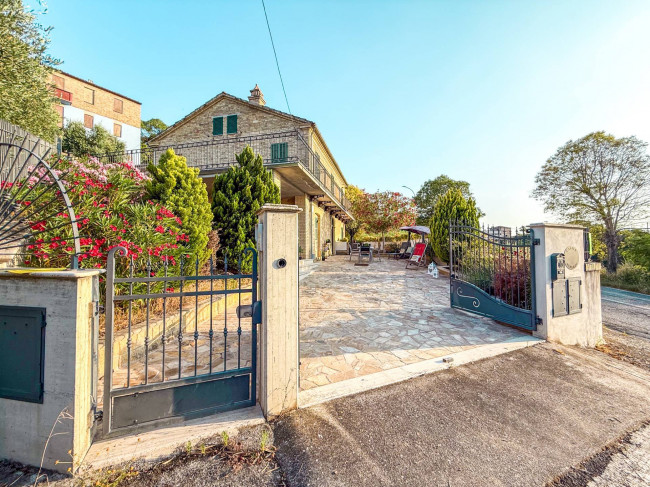 Villa in affitto stagionale a Monsampolo del Tronto