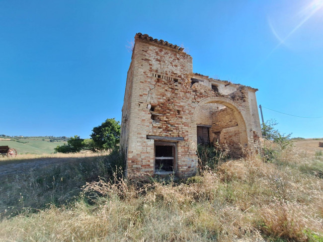 Casale / Rustico in vendita a Monteprandone