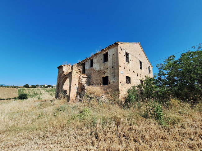 Casale / Rustico in vendita a Monteprandone