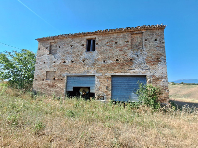 Casale / Rustico in vendita a Monteprandone