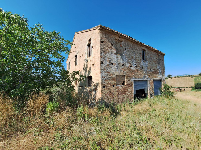 Casale / Rustico in vendita a Monteprandone