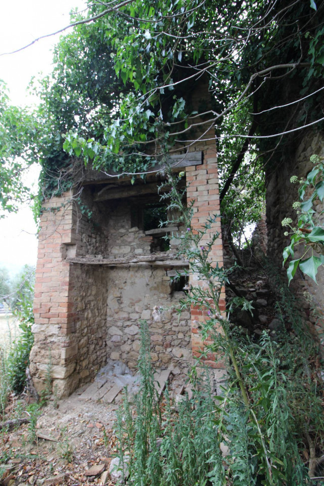 Casale / Rustico in vendita a Folignano