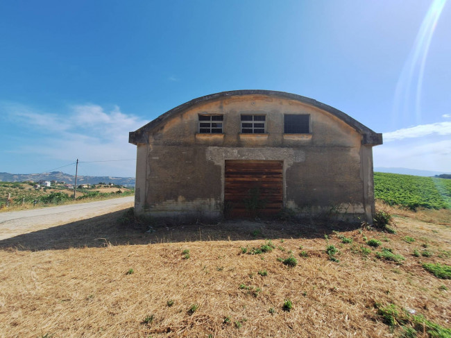 Casale / Rustico in vendita a Monteprandone