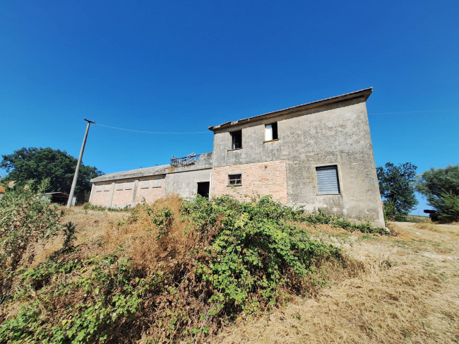 Casale / Rustico in vendita a Monteprandone